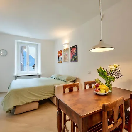 Sisters' House Apartment Varenna