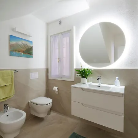 Sisters' House Apartment Varenna