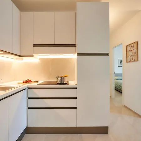 Apartment Sisters' House