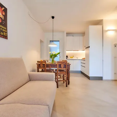 Sisters' House * Varenna